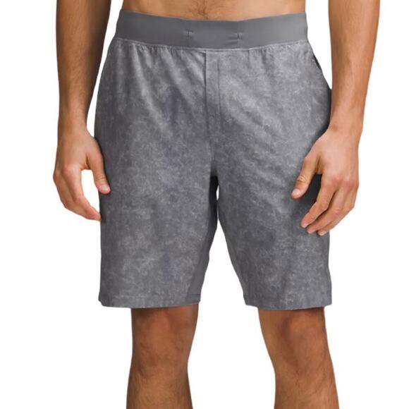 Lululemon Men’s T.H.E. Linerless Short 9" Size M Gravel Dust Grey Gym Athletic - Picture 1 of 9